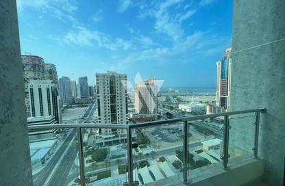 Apartment - 2 - 2 for rent in Marina Tower 21 - Marina District - Lusail