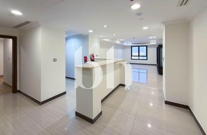 Apartment - 1 Bedroom - 2 Bathrooms for rent in West Porto Drive - Porto Arabia - The Pearl Island - Doha Apartment - 1 Bedroom - 2 Bathrooms for rent in West Porto Drive - Porto Arabia - The Pearl Island - Doha