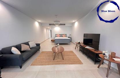 Apartment - Studio - 1 Bathroom for rent in Viva West - Viva Bahriyah - The Pearl Island - Doha