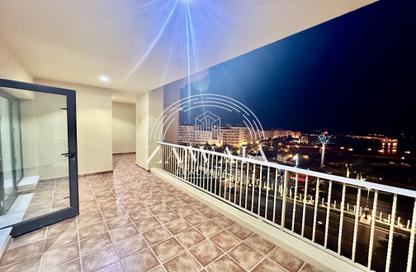 Apartment - 2 Bedrooms - 3 Bathrooms for rent in West Porto Drive - Porto Arabia - The Pearl Island - Doha