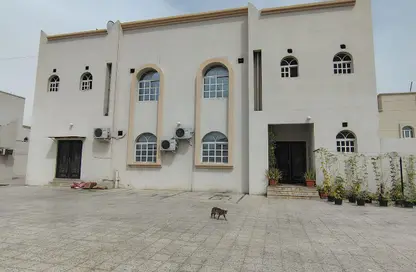 Apartment - 2 Bedrooms - 2 Bathrooms for rent in Umm Al Seneem Street - Ain Khaled - Doha