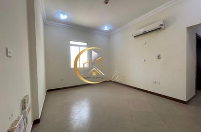 Apartment - 2 Bedrooms - 2 Bathrooms for rent in Al Aman Street - Umm Ghuwailina - Doha