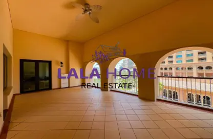 شقة - 2 غرف نوم - 3 حمامات للبيع في بياتزا العربية - بورتو أرابيا - جزيرة اللؤلؤة - الدوحة