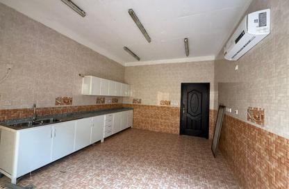 Villa - 5 Bedrooms - 6 Bathrooms for rent in Bab Al Rayyan - Muraikh - AlMuraikh - Doha