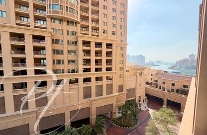 Apartment - 1 Bedroom - 2 Bathrooms for rent in Tower 18 - Porto Arabia - The Pearl Island - Doha