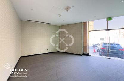 Retail - Studio for rent in Old Al Ghanim - Al Ghanim - Doha Retail - Studio for rent in Old Al Ghanim - Al Ghanim - Doha