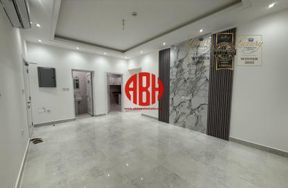 Apartment - 2 Bedrooms - 2 Bathrooms for rent in Thabit Bin Zaid Street - Al Mansoura - Doha
