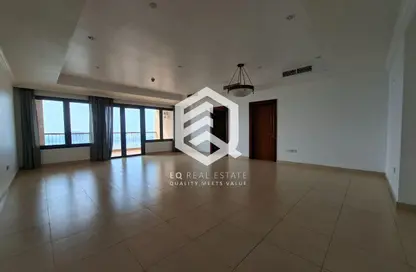 شقة - 3 غرف نوم - 4 حمامات للايجار في طريق بورتو الشرقي - بورتو أرابيا - جزيرة اللؤلؤة - الدوحة