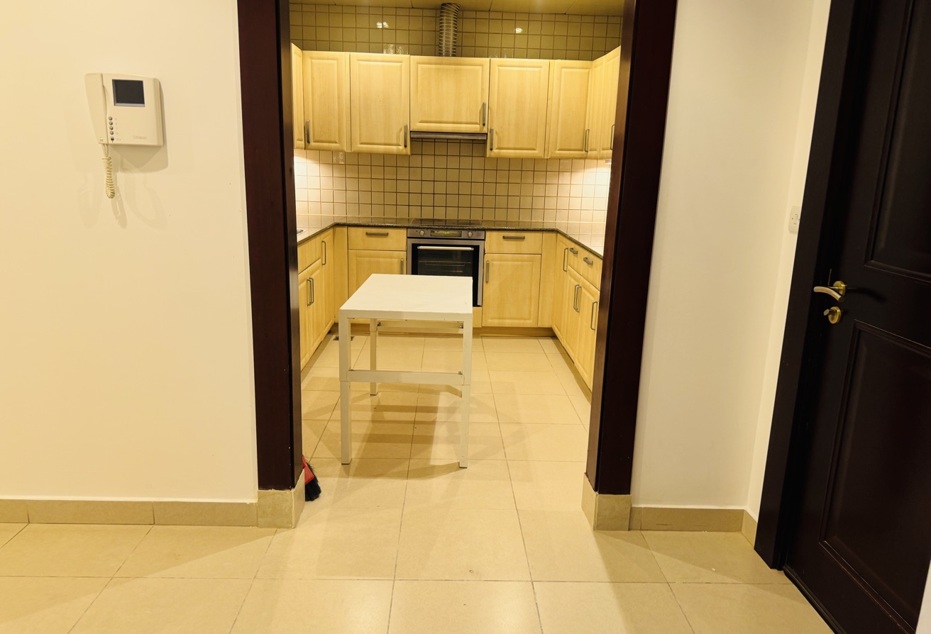1BHK Semi Furnished Porto Arabia Big layout thumbnail 6