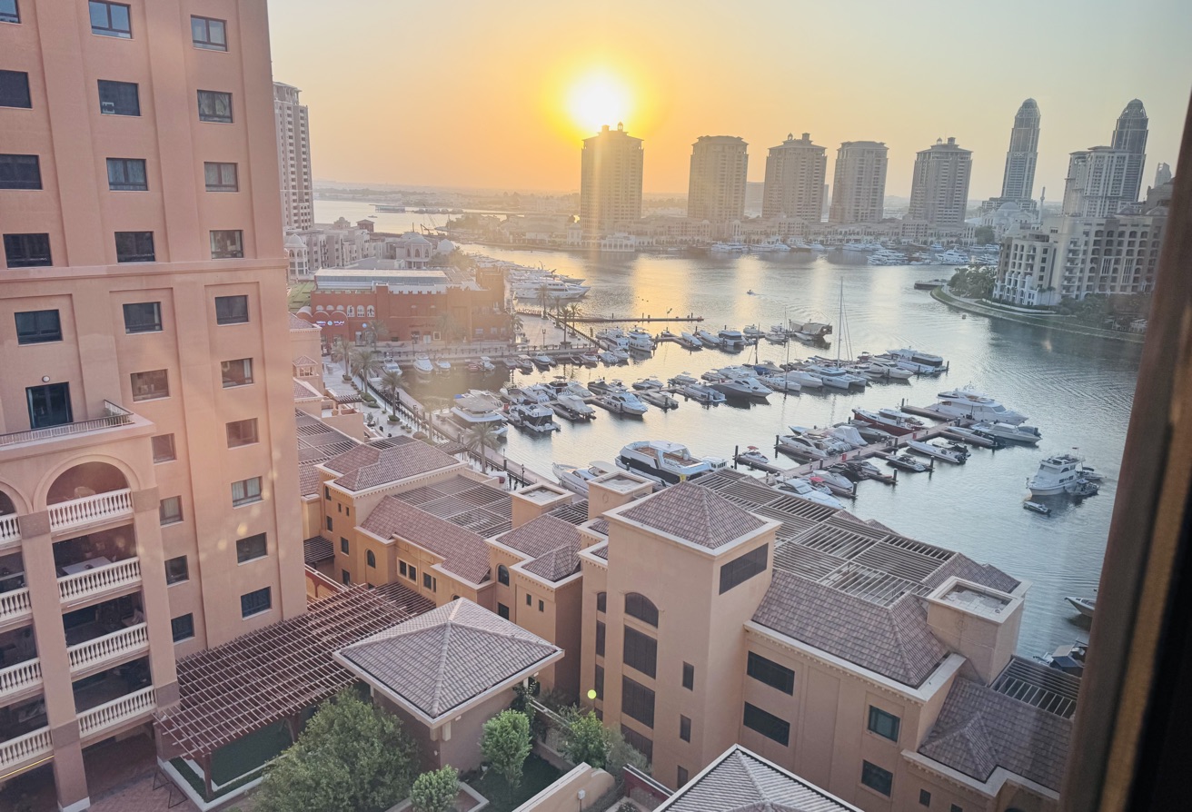 1BHK Semi Furnished Porto Arabia Big layout thumbnail 8