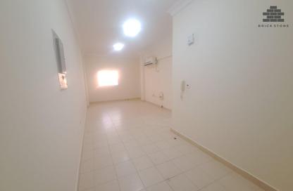 Apartment - 2 Bedrooms - 1 Bathroom for rent in Anas Street - Fereej Bin Mahmoud North - Fereej Bin Mahmoud - Doha