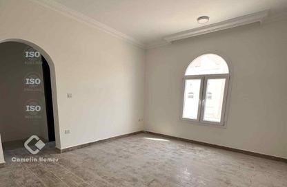 مجمع سكني - 5 غرف نوم - 6 حمامات للايجار في وادي المرخ - مريخ - المريخ - الدوحة