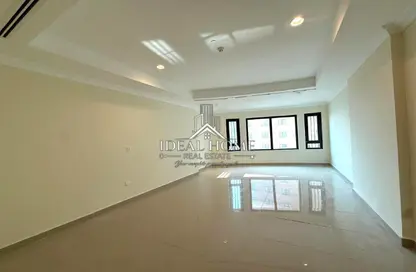 Apartment - 1 Bedroom - 2 Bathrooms for rent in West Porto Drive - Porto Arabia - The Pearl Island - Doha