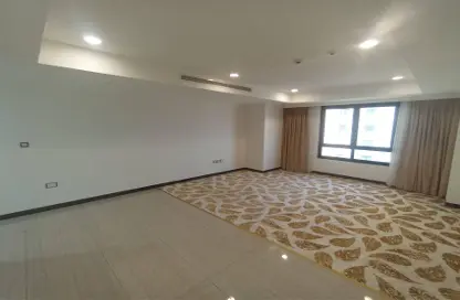 شقة - 2 غرف نوم - 3 حمامات للايجار في طريق بورتو الشرقي - بورتو أرابيا - جزيرة اللؤلؤة - الدوحة