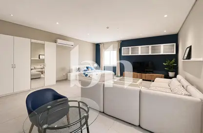 Apartment - Studio - 1 Bathroom for rent in Onaiza Street - Diplomatic Area - Doha