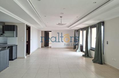 Apartment - 2 Bedrooms - 3 Bathrooms for sale in Tower 19 - Porto Arabia - The Pearl Island - Doha