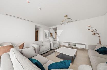 Apartment - 3 Bedrooms - 4 Bathrooms for rent in Floresta Gardens - Floresta Gardens - The Pearl Island - Doha