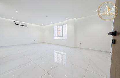 Apartment - 2 - 2 for rent in Thabit Bin Zaid Street - Al Mansoura - Doha