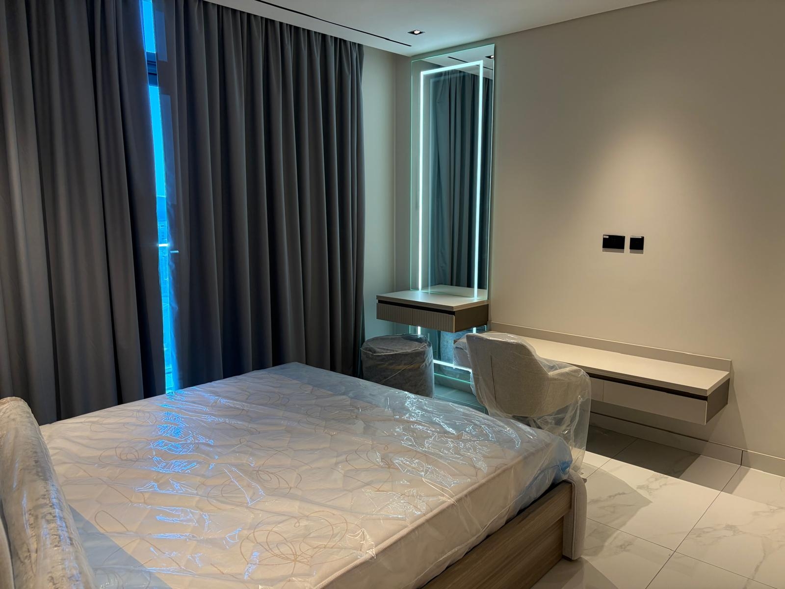 Luxurious 2bhk fully furnished with balcony thumbnail 4