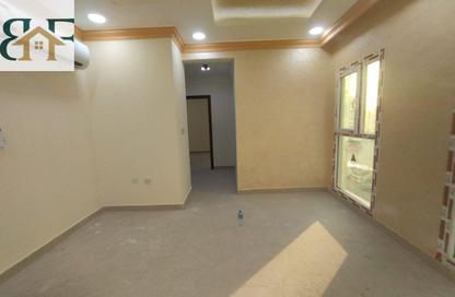Apartment - 1 Bedroom - 2 Bathrooms for rent in Umm Ghwailina Comm - Umm Ghuwalina - Umm Ghuwailina - Doha