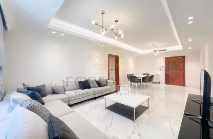 Apartment - 2 Bedrooms - 3 Bathrooms for rent in Giardino Village - The Pearl Island - Doha