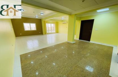 Apartment - 2 Bedrooms - 2 Bathrooms for rent in Al Mansoura - Al Mansoura - Doha