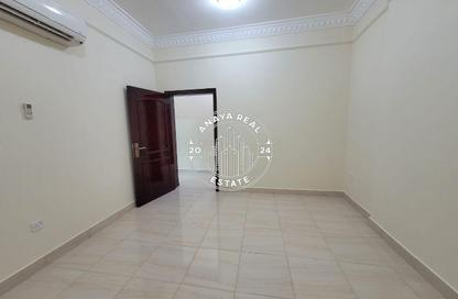 Apartment - 2 Bedrooms - 2 Bathrooms for rent in Al Mansoura - Al Mansoura - Doha