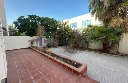 Compound - 3 Bedrooms - 4 Bathrooms for rent in Umm Al Seneem Street - Ain Khaled - Doha