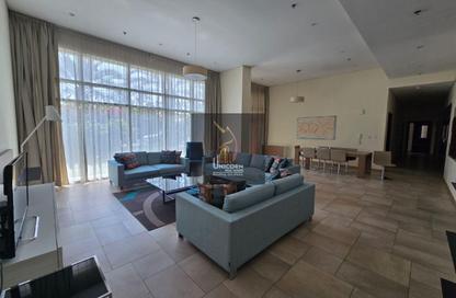 Compound - 3 Bedrooms - 5 Bathrooms for rent in Fereej Bin Mahmoud South - Fereej Bin Mahmoud - Doha