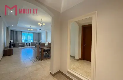 Apartment - 2 Bedrooms - 3 Bathrooms for rent in West Porto Drive - Porto Arabia - The Pearl Island - Doha