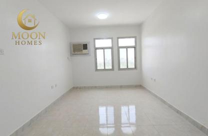 Apartment - 3 Bedrooms - 2 Bathrooms for rent in Umm Ghuwalina - Umm Ghuwailina - Doha