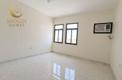 Apartment - 3 Bedrooms - 2 Bathrooms for rent in Umm Ghuwalina - Umm Ghuwailina - Doha