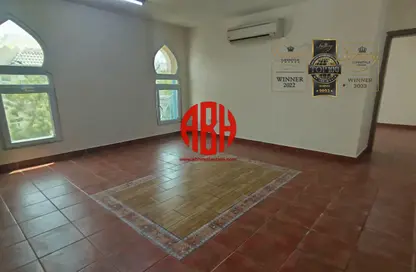 شقة - 2 غرف نوم - 2 حمامات للايجار في شارع المطار القديم - طريق المطار القديم - الدوحة