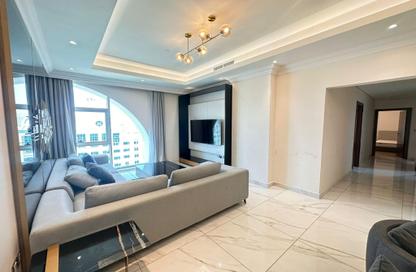 Apartment - 3 Bedrooms - 4 Bathrooms for rent in Floresta Gardens - Floresta Gardens - The Pearl Island - Doha