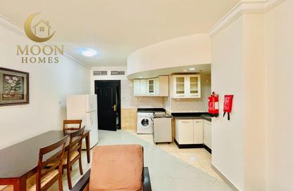 Apartment - 1 Bedroom - 2 Bathrooms for rent in Salaja Street - Doha Al Jadeed - Doha