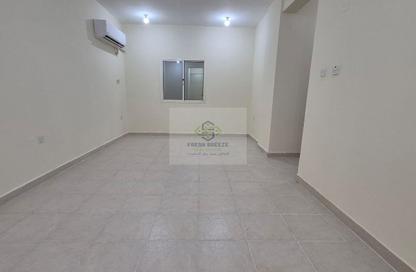 Apartment - 2 Bedrooms - 2 Bathrooms for rent in Al Mansoura - Al Mansoura - Doha