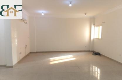 Apartment - 3 Bedrooms - 2 Bathrooms for rent in Al Mansoura - Al Mansoura - Doha