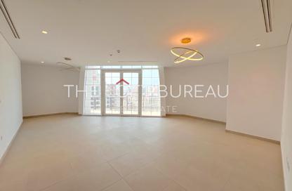 Apartment - 3 Bedrooms - 5 Bathrooms for rent in Floresta Gardens - Floresta Gardens - The Pearl Island - Doha