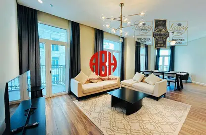 Apartment - 2 Bedrooms - 3 Bathrooms for rent in Floresta Gardens - Floresta Gardens - The Pearl Island - Doha