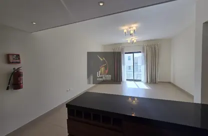 شقة - 2 غرف نوم - 2 حمامات للايجار في شارع المطار القديم - طريق المطار القديم - الدوحة