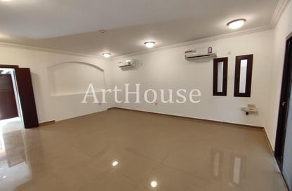 Villa - 3 Bedrooms - 4 Bathrooms for rent in Al Nuaija Street - Al Nuaija - Doha