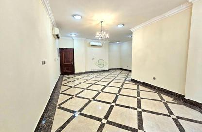 Apartment - 2 Bedrooms - 2 Bathrooms for rent in Al Muntazah Street - Al Muntazah - Doha