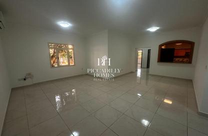 Apartment - 3 Bedrooms - 4 Bathrooms for rent in Dar Al Salam Villas - Abu Hamour - Doha