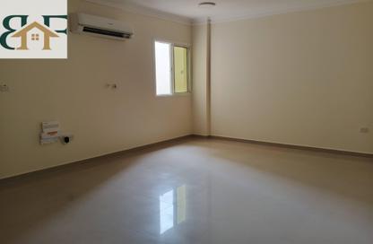 Apartment - 2 Bedrooms - 3 Bathrooms for rent in Bin Omran - Fereej Bin Omran - Doha