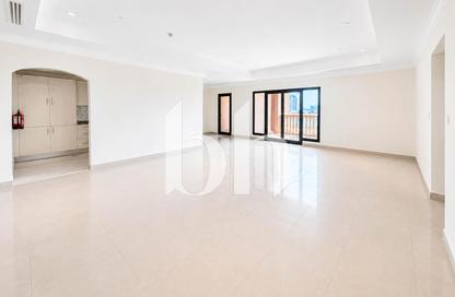 Apartment - 2 Bedrooms - 3 Bathrooms for rent in Porto Arabia - The Pearl Island - Doha