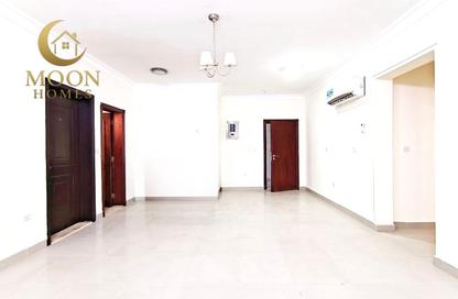 Apartment - 1 Bedroom - 2 Bathrooms for rent in Umm Ghuwailina 4 - Umm Ghuwailina - Doha