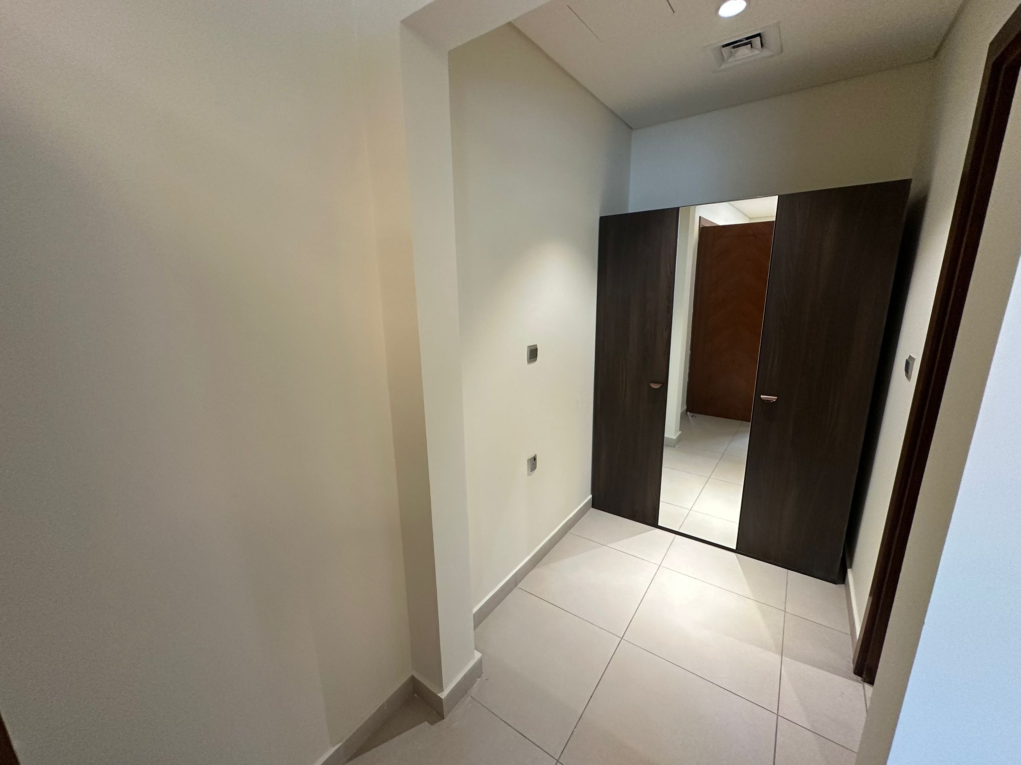 Luxury 3BHK Apartment for Sale | Full Sea View | thumbnail 25