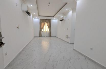 Apartment - 3 - 3 for rent in Muntazah 7 - Al Muntazah - Doha