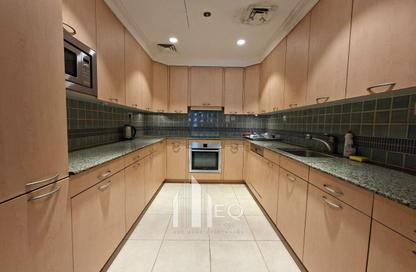 Apartment - 2 Bedrooms - 3 Bathrooms for rent in East Porto Drive - Porto Arabia - The Pearl Island - Doha