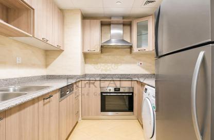 Apartment - 1 Bedroom - 3 Bathrooms for rent in West Porto Drive - Porto Arabia - The Pearl Island - Doha